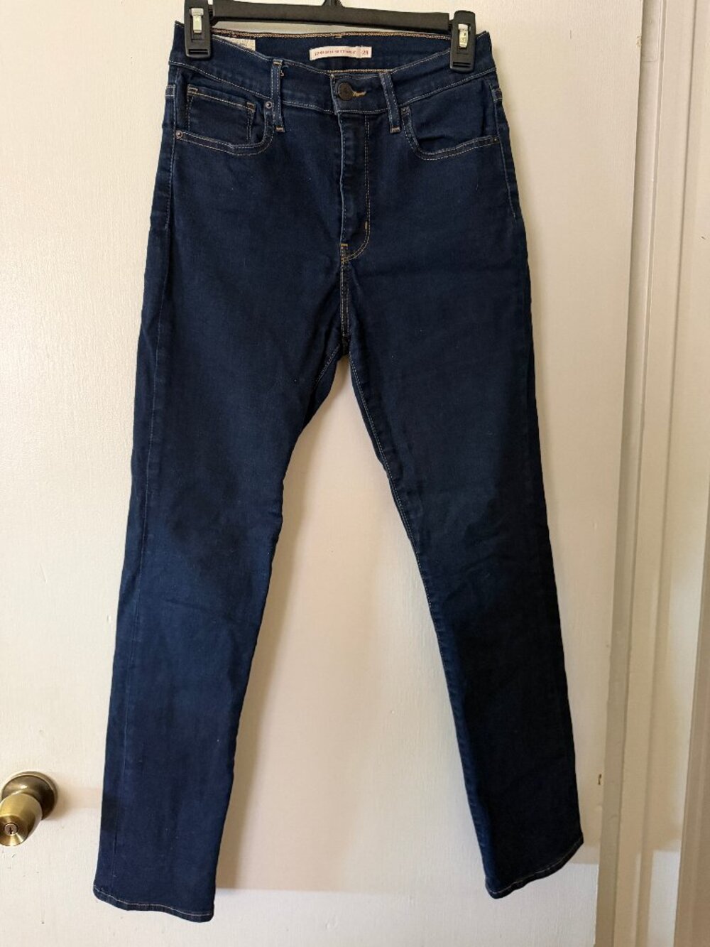 Levi's Straight Leg Jeans in Dark Indigo